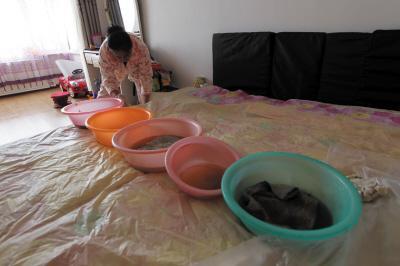 渑池楼上漏水，住户失联，小区没物管，业主维权难！律师来支招……